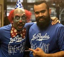 जोकर बनने की ख्वाहिश में चेहरे का किया ये हाल, देखें तस्वीरें