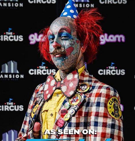 बचपन से ही रिची अपनी ट्रिक्स और जादूगरी के खेल में माहिर था. बतौर जोकर शुरूआत में रिची ने सर्कस में काम भी किया. इसके बाद तो जैसे रिची पर जोकर बनने की धुन सवार हो गई. रिची मानते हैं कि जब भी डाउन फील करते हैं तो आप लाइफ में कुछ ऐसा हंसी वाला कारनामा करें जो कि अक्सर जोकर करके लोगों को हंसाते हैं. फोटोः इंस्टाग्राम 