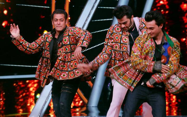 बता दें कि पहले इस फिल्म का नाम लवरात्रि था. मामला कोर्ट तक पहुंचा तो इस फिल्म का नाम बदलकर ‘लवयात्री’कर दिया गया.