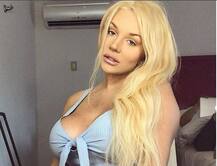 इस हसीना ने ब्लैक बिकिनी में हॉट अंदाज में पोस्ट की वीडियो, लोगों ने इस मॉडल से कर डाली तुलना