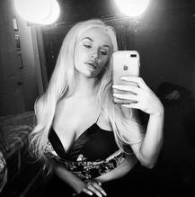 जस्टिन बीबर की गर्लफ्रेंड हैली बाल्डविन से मॉडल कोर्टनी ने की अपनी तुलना, देखें तस्वीरें