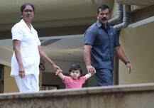 PICS: घूमने निकले तैमूर अली खान को मीडिया के कैमरों ने घेरा तो नैनी को आया गुस्सा