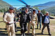 In Pics: हिमाचल प्रदेश में बर्फबारी के बाद कई इलाकों में फंसे हैं टूरिस्ट, एयरलिफ्ट का काम तेज