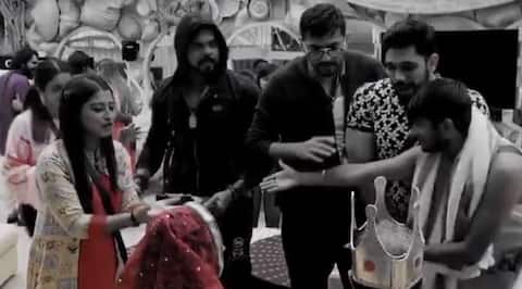 Bigg Boss 12: पहले भी एक्टिंग में हाथ अजमाने की कोशिश कर चुका है ये कॉमनर, सच आया सामने Bigg Boss 12: पहले भी एक्टिंग में हाथ अजमाने की कोशिश कर चुका है ये कॉमनर, सच आया सामने
