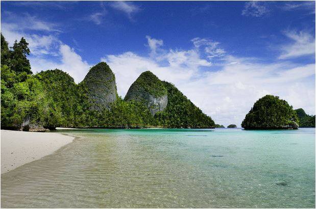 इंडोनेशिया का शहर बाली बॉलीवुड स्टार्स के लिए मन पसंद की जगह बताई जाती है. यहां 1 भारतीय रुपये की कीमत 205 रूपय है. यही वजह है कि अक्सर इंडियन टूरिस्ट बाली का रूख करते हैं. फोटो- फ्री गूगल इमेज