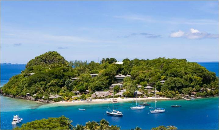 आइसलैंड भी उन देशों में शुमार है जहां रुपया मजबूत है. आइसलैंड की खास बात ये है कि ये देश चारों तरफ से समुद्र के घिरा है. यहां 1 भारतीय रुपए की कीमत 1.5 आइसलैंड क्रोन है. ऐसे में एडवेंचर का बेहतरीन लुत्फ यहां जा कर ले सकते हैं. फोटो- फ्री गूगल इमेज