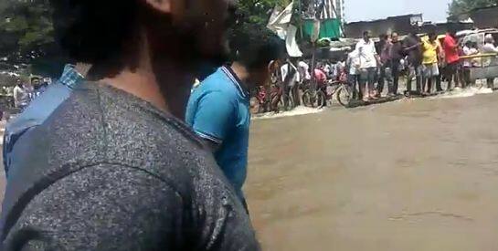 हालांकि अभी खडकवासला ने बांध से पानी छोड़ना बंद कर दिया है.