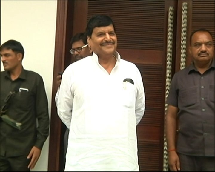 Shivpal Yadav will contest the Lok Sabha elections 2019 with new party name and election symbol नई पार्टी, नए चुनाव निशान के साथ लोकसभा चुनाव के मैदान में उतरेंगे शिवपाल