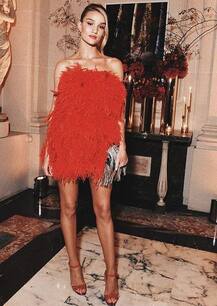 पार्टी में ऐसी अजीब ड्रेस पहन इस हसीना ने उड़वाई अपनी खिल्ली