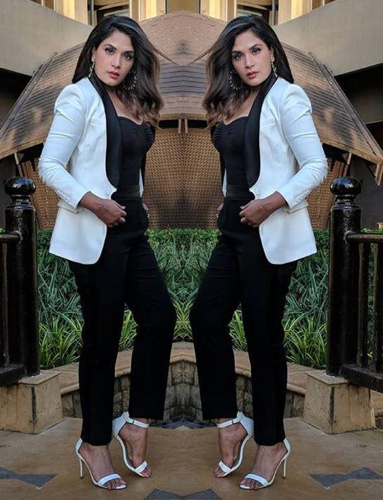 ऋचा ने बताया था कि पल भर के लिए मुझे काफी बुरा महसूस हुआ, ऐसा लगा जैसे किसी ने मुझे बेवकूफ बनाया हो. लेकिन उस वक्त में अपने करियर के शुरुआती दौर में थी और हो सकता था कि करियर आसान हो जाए. पर मुझे लगा कि नहीं ये वो रास्ता नहीं हो सकता क्योंकि मुझे लगता है कि एक्टिंग एक कला है और इसमें मिलावट की कोई गुंजाइश नहीं हो सकती. तस्वीर: इंस्टाग्राम