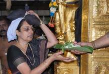 सबरीमाला मंदिर में महिलाओं की एंट्री का चौतरफा स्वागत, मंदिर प्रशासन नाराज