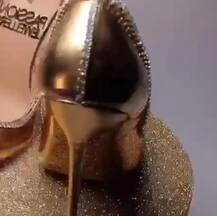OMG! दुनिया की ये सबसे महंगी सैंडल बनी है डायमंड और गोल्ड से