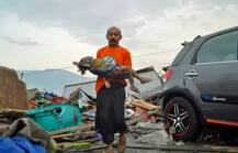 इंडोनेशिया में शक्तिशाली भूकंप के बाद आई सुनामी, 384 की मौत