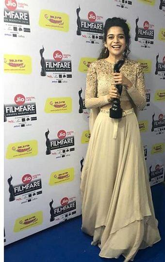 हाल ही में मिथिला को उनकी पहली मराठी डेब्यू फिल्म मुरांबा के लिए बेस्ट‍ डेब्यू एक्ट्रेस का फिल्मफेयर अवॉर्ड मिला है. फोटोः इंस्टाग्राम 