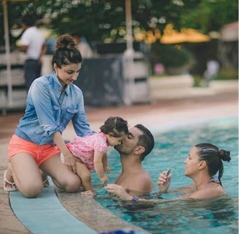 First Birthday: बेटी इनाया संग पूल पार्टी करते दिखे सोहा-कुणाल खेमू, मम्मी करीना का हाथ थामे पहुंचे तैमूर