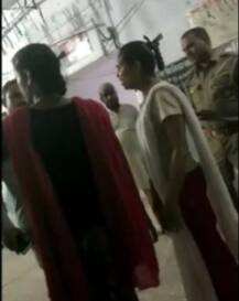 कानपुर: किन्नरों ने थाने में कपड़े उतार जमकर किया हंगामा, पुलिस कर्मियों ने बंद की आंखें