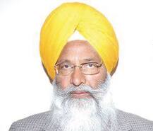 सुखदेव सिंह ढींढसा के इस्तीफे के बाद शिरोमणि अकाली दल के तीन नेताओं ने दिया पार्टी नेतृत्व का साथ