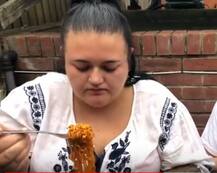 इस लड़की ने लिया स्पाइस फूड चैलेंज, पहुंची हॉस्पिटल