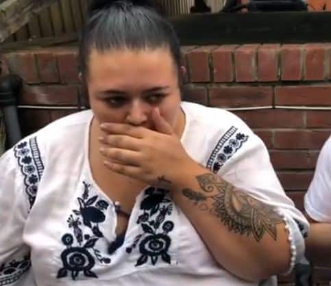 इससे पहले भी शैनन ड्रंक चैलेंज ले चुकी हैं जिसमें उनका मुंह छिल गया था. शैनन बताती हैं कि वे कई बार स्पाइसी फूड खा चुकी हैं लेकिन ऐसी प्रॉब्लम पहली 

बार हुई. फोटोः यूट्यूब 