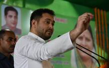 नीतीश के \'सुशासन\' पर तेजस्वी का हमला, कहा- \'पुलिस से ज्यादा अपराधियों के पास AK-47\'