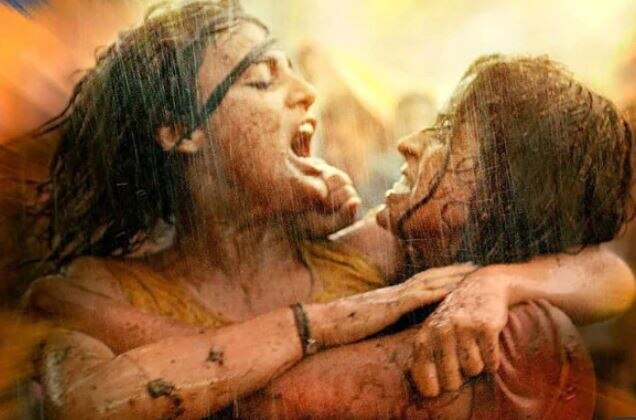 Pataakha Three days box office collection Box Office पर खूब धमाल मचा रही है 'पटाखा', जानें तीन दिनों का Collection