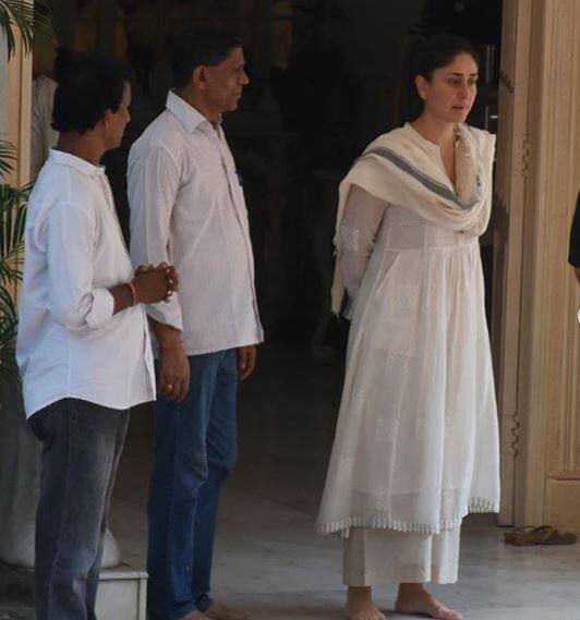 आपको बता दें कि 1946 में राजकपूर ने कृष्णा मल्होत्रा से शादी की थी. इस दंपत्ति को पांच बच्चे हुए. तीन बेटे रणधीर, ऋृषि और राजीव, जबकि दो बेटियां हैं रितू और रीमा. (तस्वीर: मानव मंगलानी)