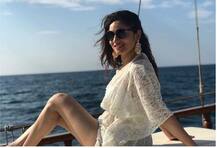 कातिलाना अंदाज़ में समुंदर की सैर कर रही हैं अंकिता लोखंडे, देखें तस्वीरें