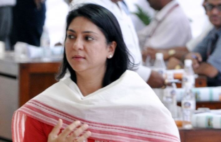 2019 Lok Sabha election: Nagma may be picked over Priya Dutt by Congress सचिव पद से हटाई गई प्रिया दत्त, क्या उनकी जगह नगमा को टिकट देगी कांग्रेस?