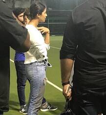 चैरिटी के लिए बॉलीवुड स्टार्स के साथ फुटबॉल खेलते नजर आएं निक जोनास, देखिए तस्वीरें