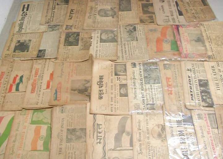 इनमें कई तो बेहद दुर्लभ हैं, जिनमे स्वतंत्रता आंदोलन से लेकर बापू की हत्या, इलाहाबाद के संगम पर उनकी अस्थियों के विसर्जन और उन्हें राष्ट्रपिता का दर्जा दिए जाने की खबरों व लेख वाले अखबार और पत्रिकाएं भी शामिल हैं.