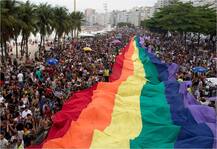 लेस्बियन महिला के परिवार ने जंजीर से बांध कर करवाया बलात्कार