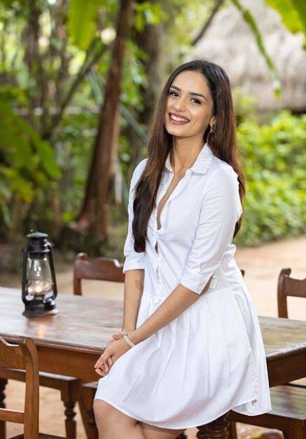 फिर वो कुछ दिनों बाद ही कोलंबो शहर भी पहुंची. उन्होंने एंजॉय करते हुए शॉर्ट ड्रेस में कई तस्वीरें भी खिंचवाईं. तस्वीर: इंस्टाग्राम 