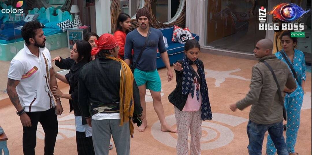 Bigg Boss 12 Day 17 Highlights: Sreesanth and Deepak have a heated argument Bigg Boss 12 Day 17 Highlights: शो में एक दूसरे करीबी रहे श्रीसंत और दीपक के बीच हुई झड़प