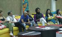 Bigg Boss 12, Day 17: घर में तेज हुई कैप्टेंसी को लेकर छिड़ी जंग, इन्होंने पेश की दावेदारी