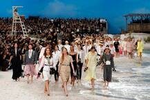 पेरिस फैशन वीक में इन 4 ट्रेंड को अब आप भी फॉलो करते आएंगे नजर, देखें क्या हैं ये ट्रेंड