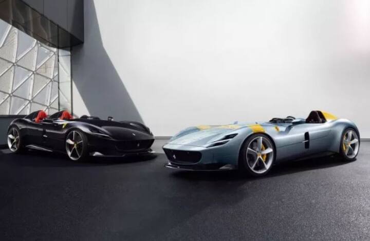  कुछ दिन पहले ही फरारी ने अपनी नई कार मोन्ज़ा एसपी1 और एसपी 2 पेरिस में चल रहे ऑटो शो में लॉन्च की थी. कंपनी ने अपने इस नए वेरिएंट की कीमत 13 करोड़ रुपये रखी है. इस कार का भी दीदार लोगों ने खूब किया. तस्वीर: फरारी लॉन्च 