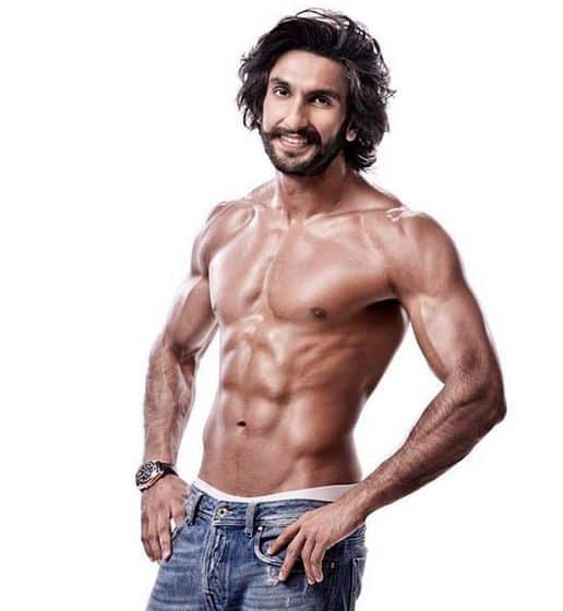 चिंता मत कीजिए अपने किसी अफेयर और दीपिका पादुकोण से शादी को लेकर वे चर्चा में नहीं है बल्कि एक फोटोशूट के कारण चर्चा में हैं. फोटोः इंस्टाग्राम