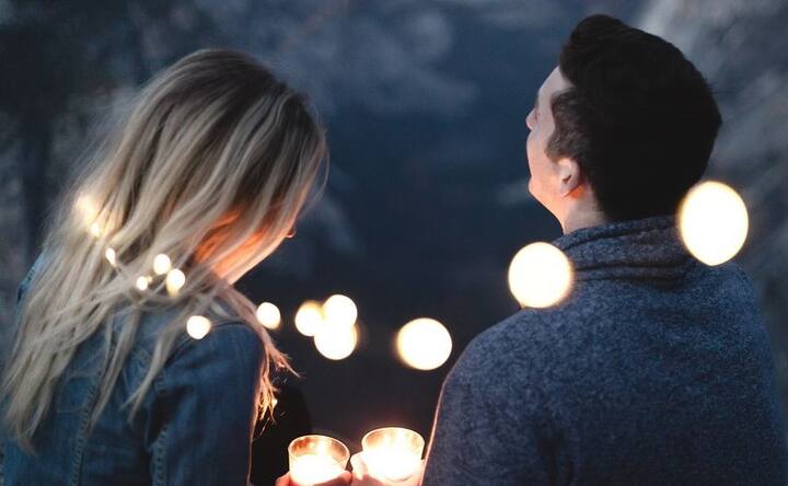 शेरॉन ने पहली बार इतने भद्दे पैर देखे थे. हालांकि शेरॉन ने इस व्यक्ति के साथ तीन डेट की लेकिन तीनों बार ही शेरॉन सिर्फ भद्दे पैरों के कारण सहज नहीं थी. फोटोः गूगल फ्री इमेज