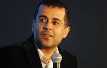 #MeToo: चेतन भगत की चैट के स्क्रीनशॉट हुए वायरल, पत्नी और महिला से मांगी माफी