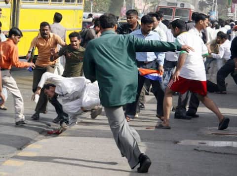 जानिए, गुजरात ही नहीं महाराष्ट्र, असम में क्यों बिहारी हिंसा की ज़द में होते हैं? जानिए, गुजरात ही नहीं महाराष्ट्र, असम में क्यों बिहारी हिंसा की ज़द में होते हैं?
