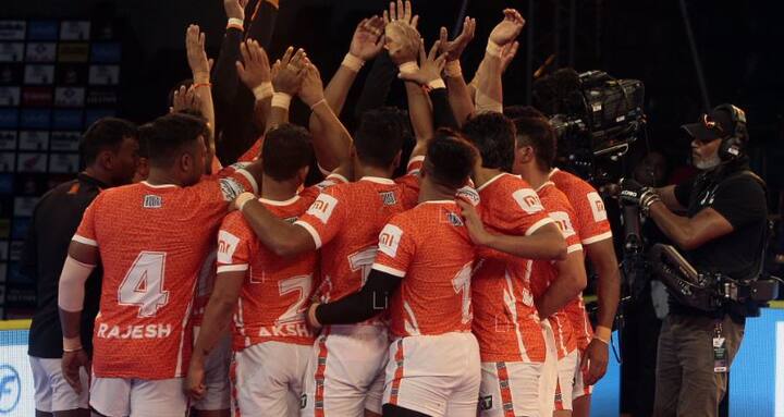Pro Kabaddi League 2018 Live Updates Puneri Paltan vs Haryana Steelers Tamil Thalaivas vs UP Yoddha Pro Kabaddi League 2018 : पुणेरी पलटन ने हरियाणा स्टीलर्स को 34-22 से हराया