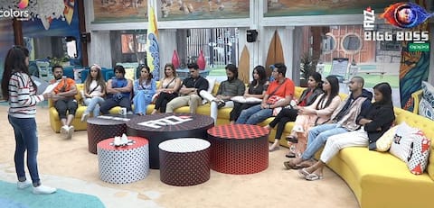 Bigg Boss 12, Day 21: नॉमिनेशन प्रक्रिया में ट्विस्ट के साथ शुरू हुआ नया हफ्ता, इन कंटेस्टेंट्स को लगा झटका Bigg Boss 12, Day 21: नॉमिनेशन प्रक्रिया में ट्विस्ट के साथ शुरू हुआ नया हफ्ता, इन कंटेस्टेंट्स को लगा झटका