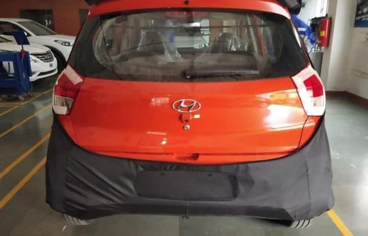 सैंट्रो के लोअर वेरिएंट की कीमत 3.7 लाख रुपए है वहीं, अगर इसी का हाईएस्ट वेरिएंट खरीदेंगे तो उसकी कीमत छह लाख रुपए पड़ेगी. तस्वीर: ट्विटर  