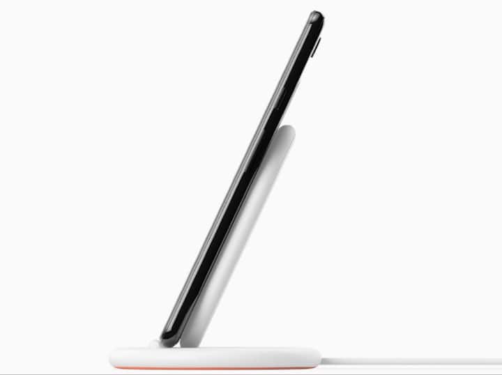 दोनों गूगल के पहले ऐसे स्मार्टफोन जो एंड्रॉयड 9.0 पाई के साथ आते हैं.