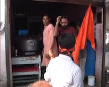 गुरुग्राम में \'मीट\' पर संग्राम, हिन्दू संगठनों ने जबरन बंद करवाई दुकानें