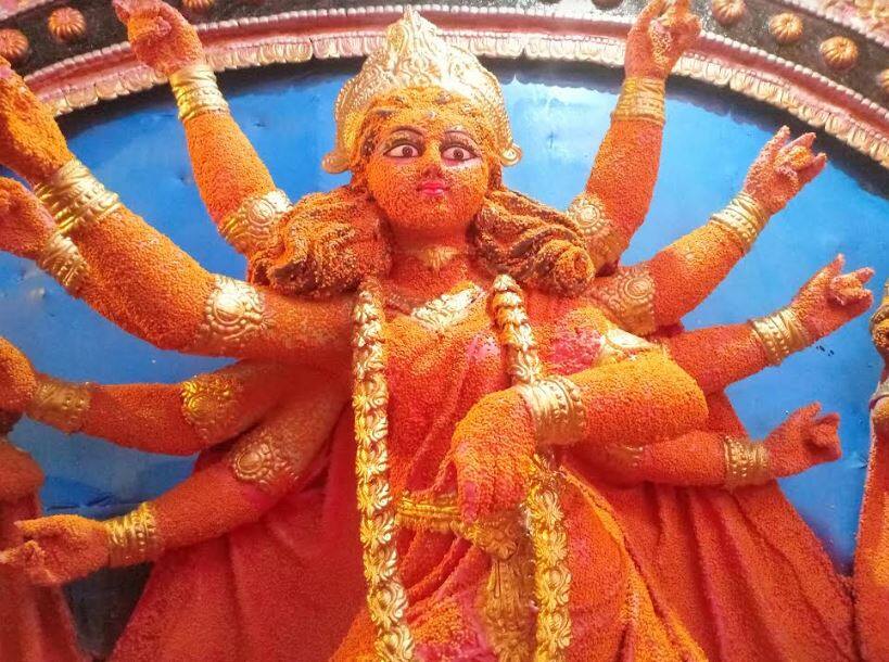 गोरखपुर: 100 किलो मसूर की दाल से बनी मां दुर्गा की भव्य प्रतिमा, बनेगी भक्तों के आकर्षण का केन्द्र Gorakhpur: The grand statue of godess Durga made from 100 kg of lentils गोरखपुर: 100 किलो मसूर की दाल से बनी मां दुर्गा की भव्य प्रतिमा, बनेगी भक्तों के आकर्षण का केन्द्र