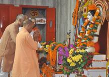 गोरक्षपीठ में मुख्‍यमंत्री योगी आदित्‍यनाथ ने की कलश स्‍थापना, नौ दिन का व्रत शरू
