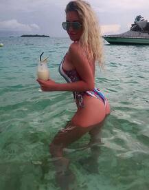 इस हसीना ने पोस्ट की ऐसी टॉपलेस तस्वी‍रें, देखकर आप भी हो जाएंगे इनके दीवाने