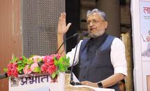 सुशील मोदी की किताब \'लालू-लीला\' का हुआ विमोचन, कहा- लालू ने दोनों बेटों में किया भेदभाव