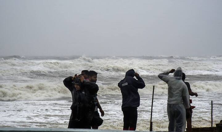 सीएम ऑफिस (सीएमओ) ने बताया कि छह मछुआरों की मौत हो गई. तस्वीर: पीटीआई